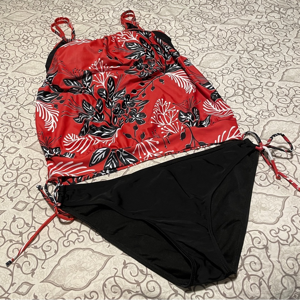 Two Piece Swimsuit Tankini Top With Bikini Bottom, size XL, Like New